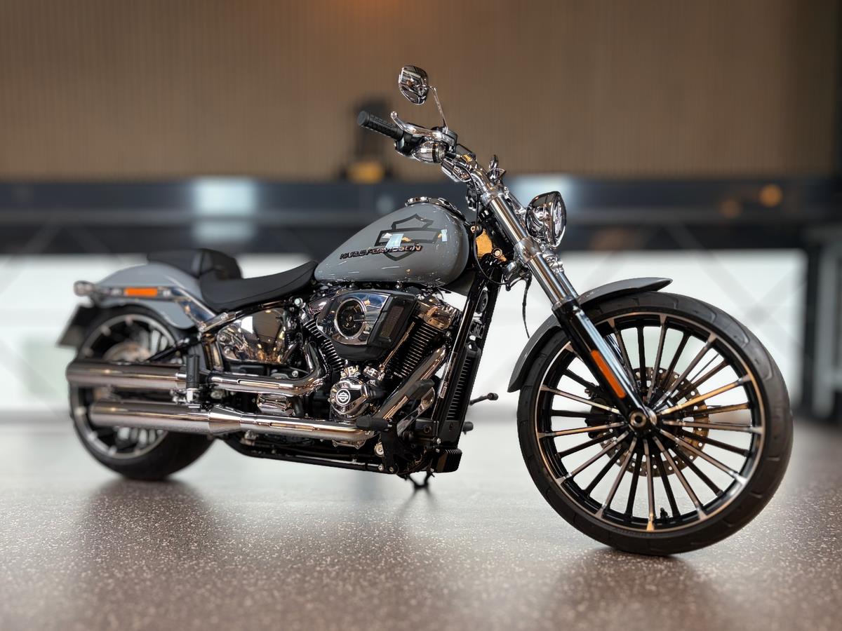 FXBR Softail Breakout 117  | JEKILL & HYDE