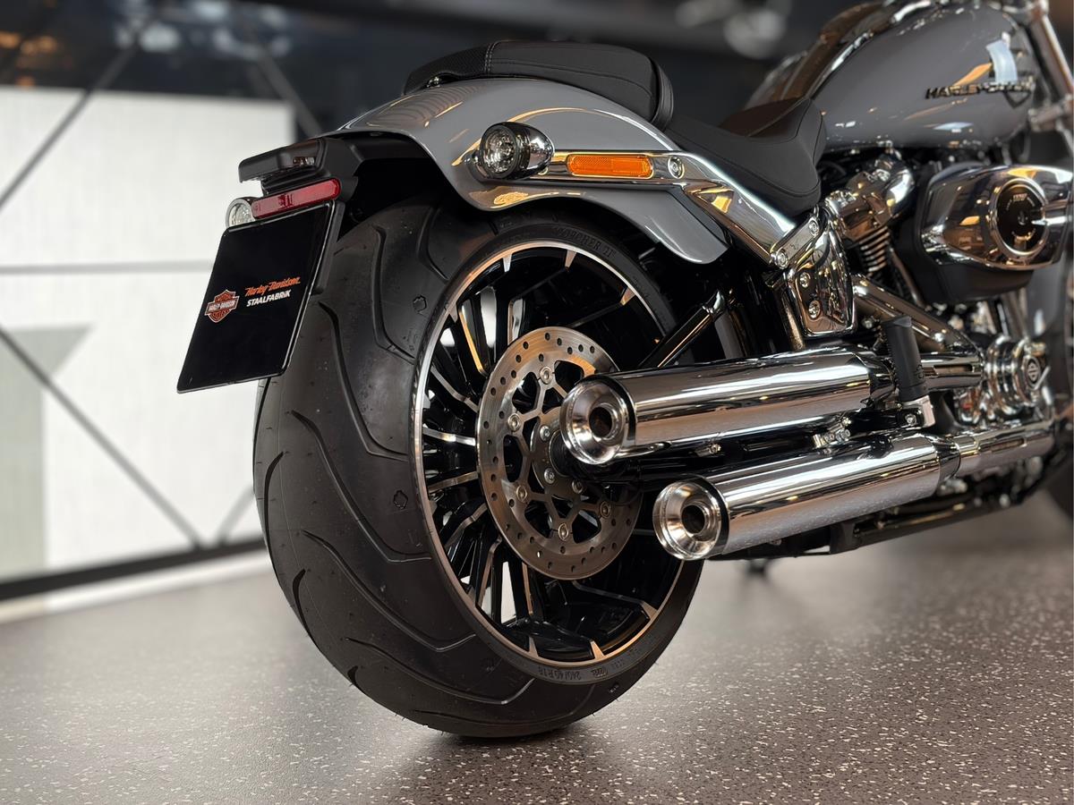 FXBR Softail Breakout 117  | JEKILL & HYDE