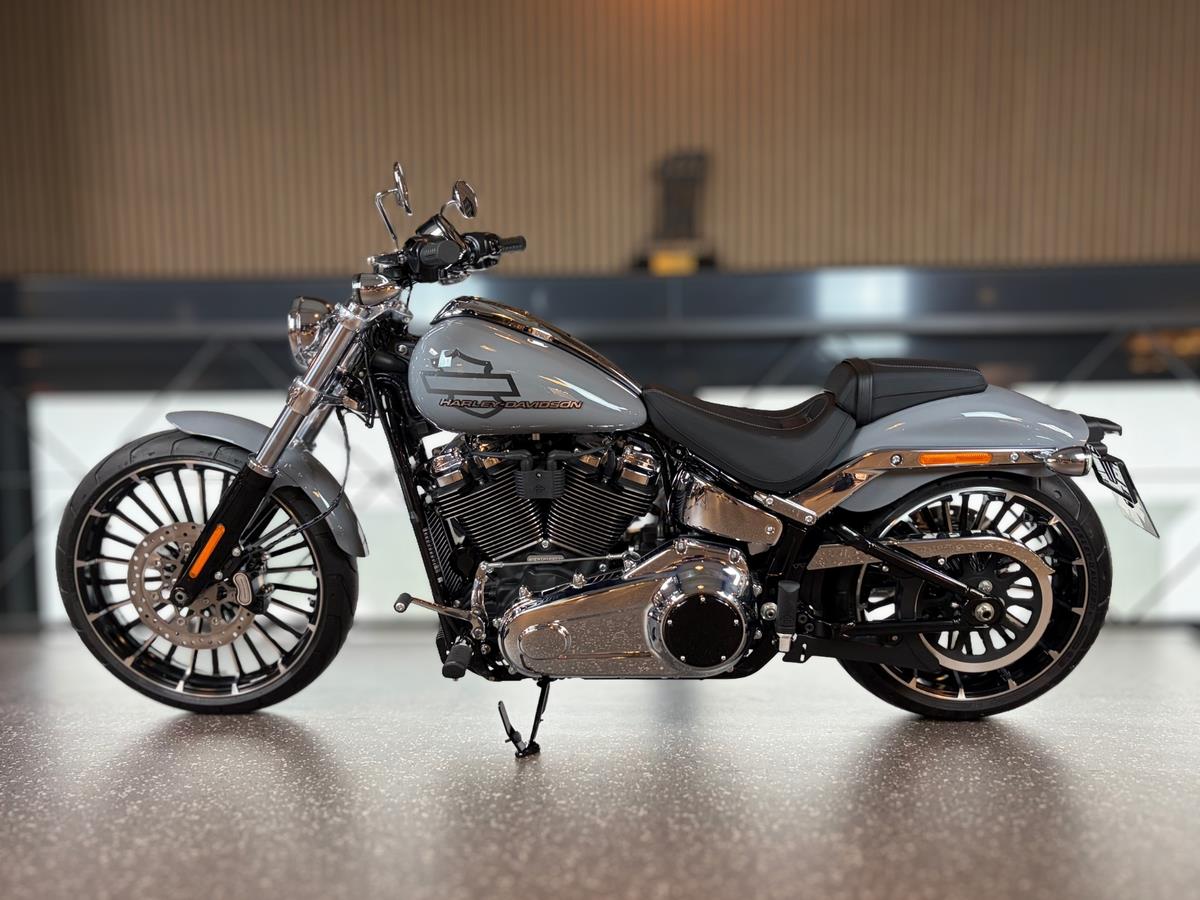 FXBR Softail Breakout 117  | JEKILL & HYDE