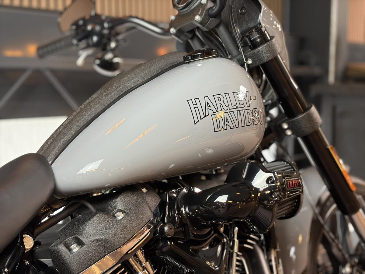 FXLRS Softail Low Rider S 117 