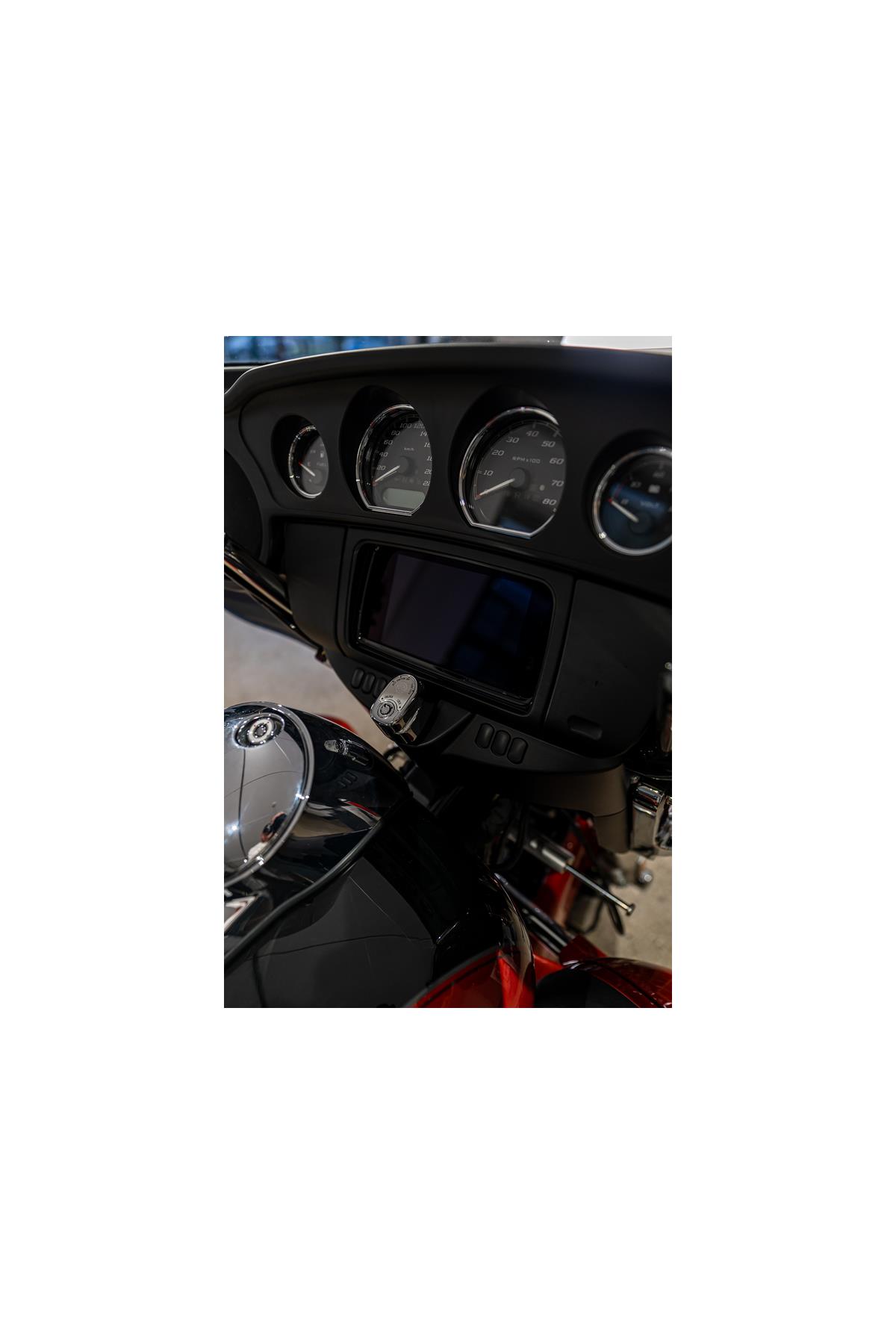 FLHTCUTG TRI GLIDE ULTRA 
