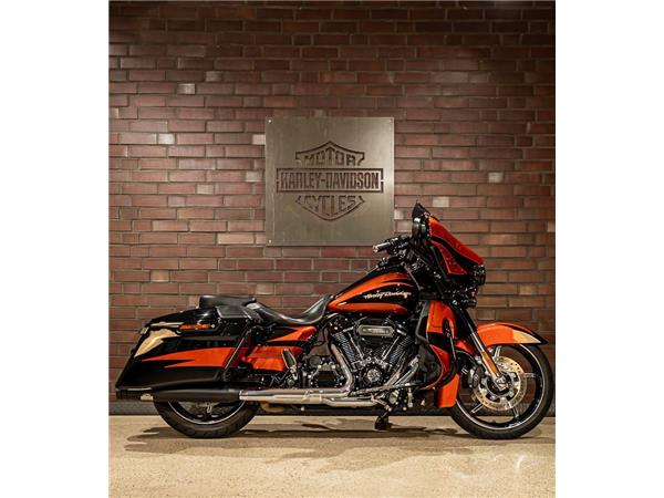 FLHXSE Street Glide CVO Jekill & Hyde