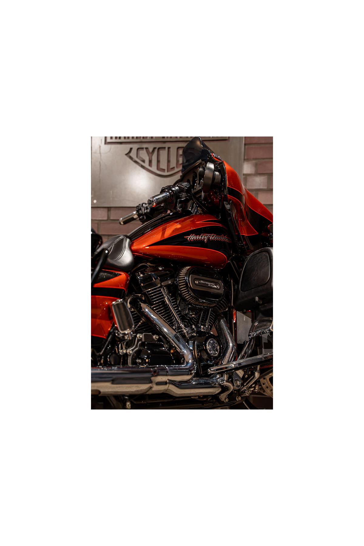 FLHXSE Street Glide CVO Jekill & Hyde