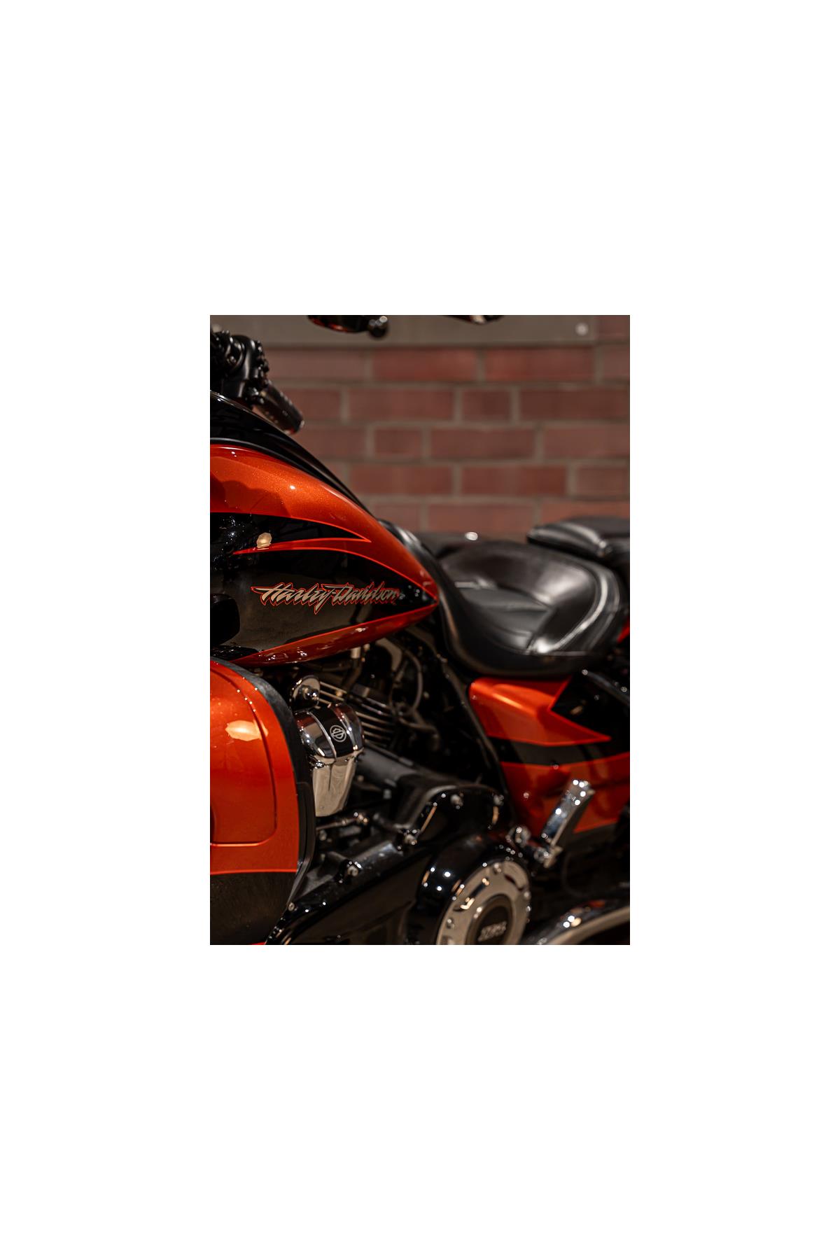 FLHXSE Street Glide CVO Jekill & Hyde