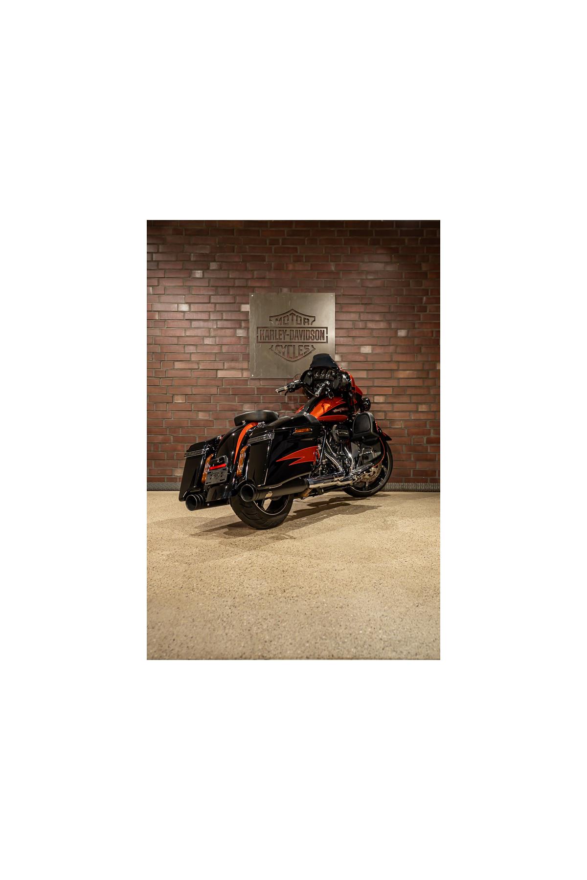 FLHXSE Street Glide CVO Jekill & Hyde