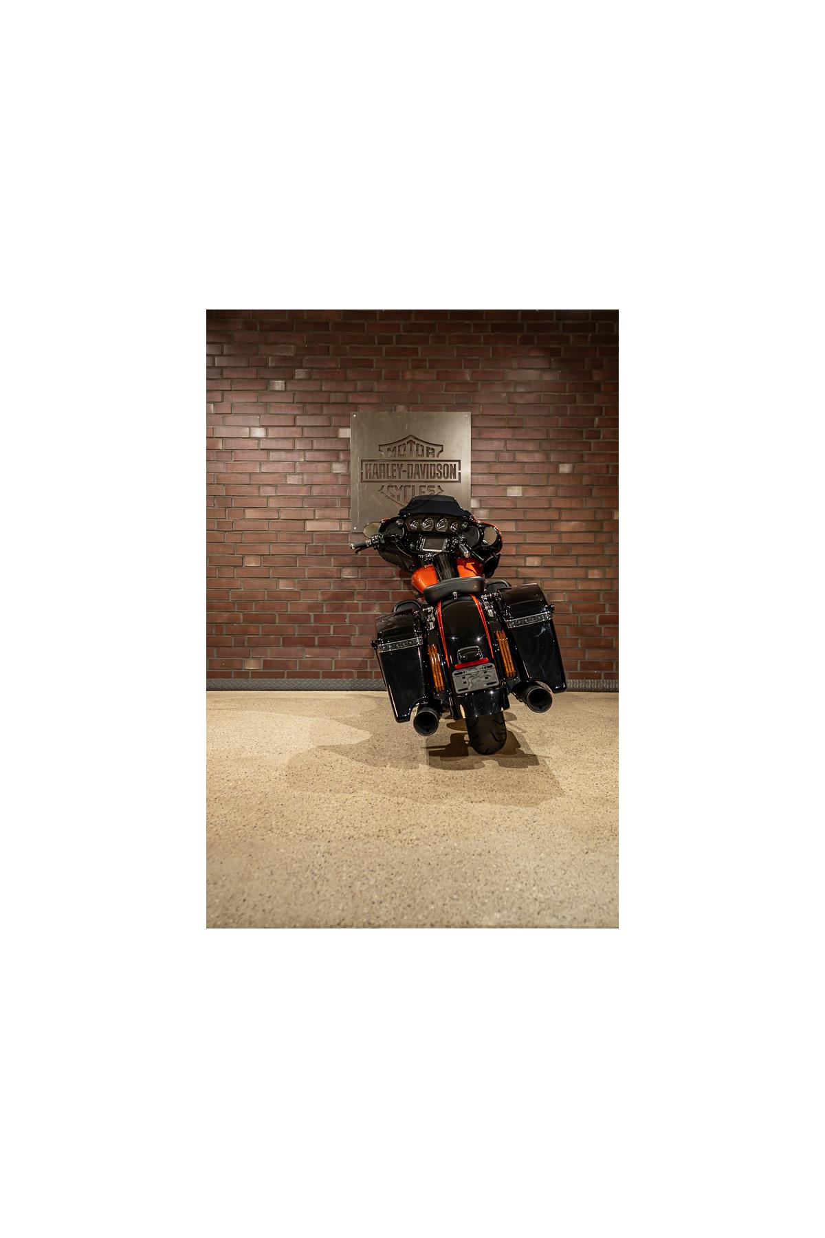 FLHXSE Street Glide CVO Jekill & Hyde