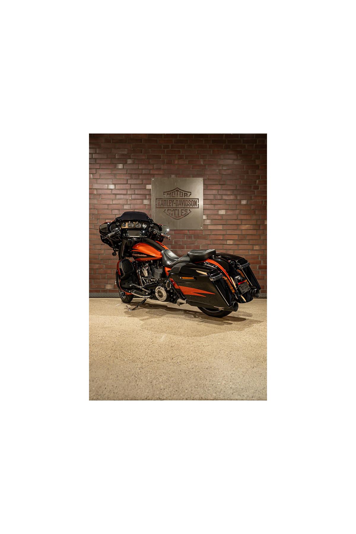 FLHXSE Street Glide CVO Jekill & Hyde