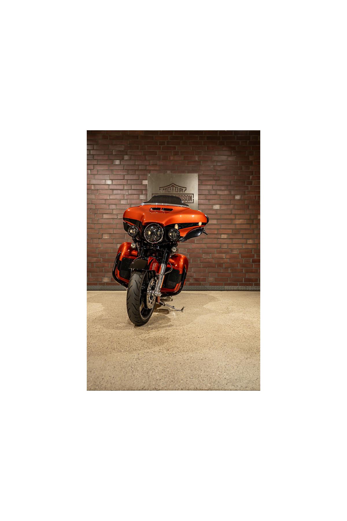 FLHXSE Street Glide CVO Jekill & Hyde