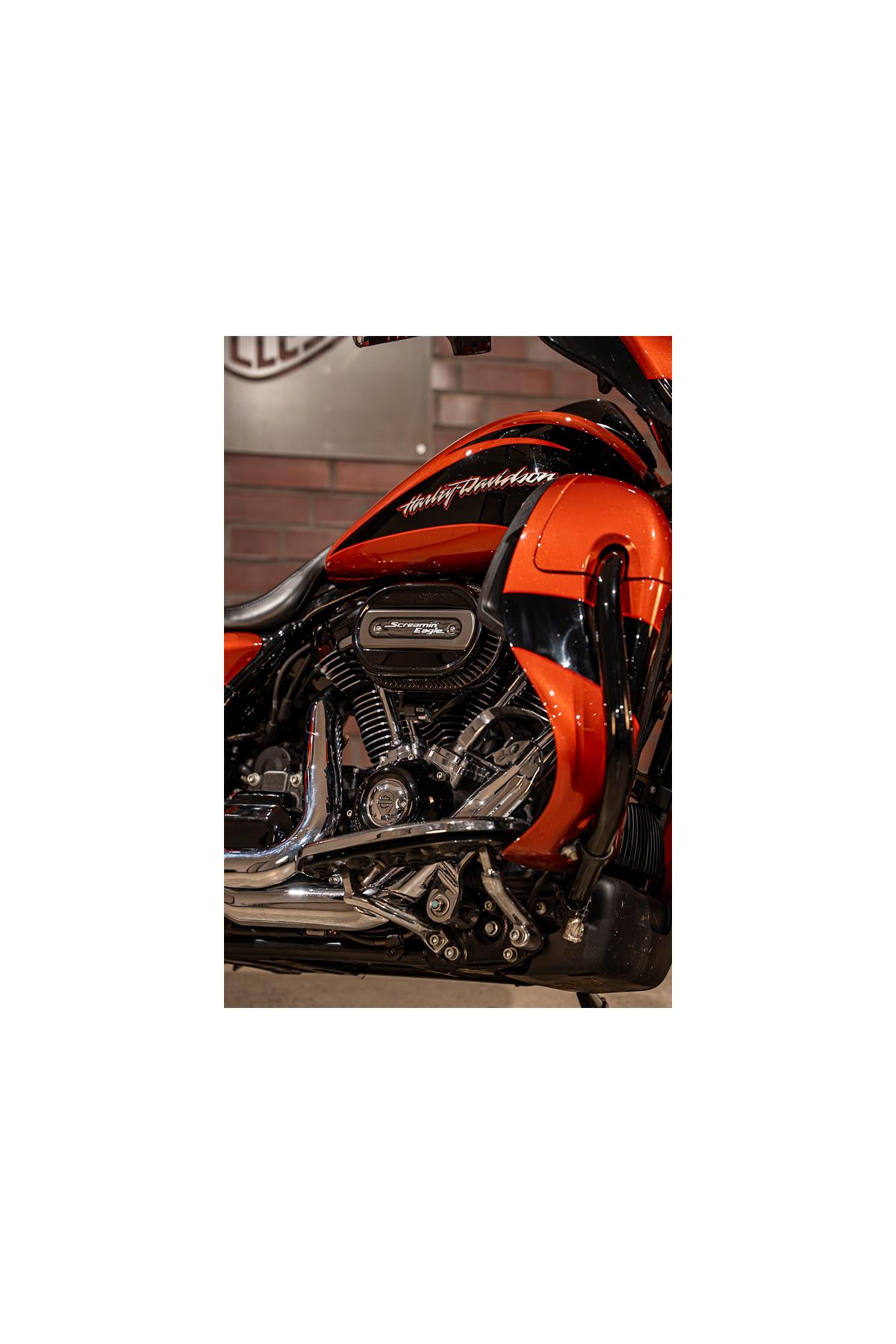 FLHXSE Street Glide CVO Jekill & Hyde