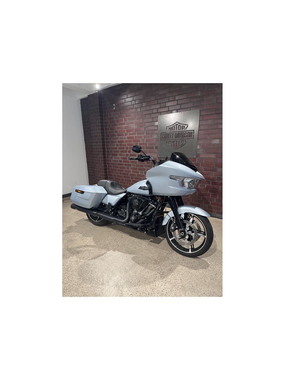 FLTRX Road Glide WILBER + J&H