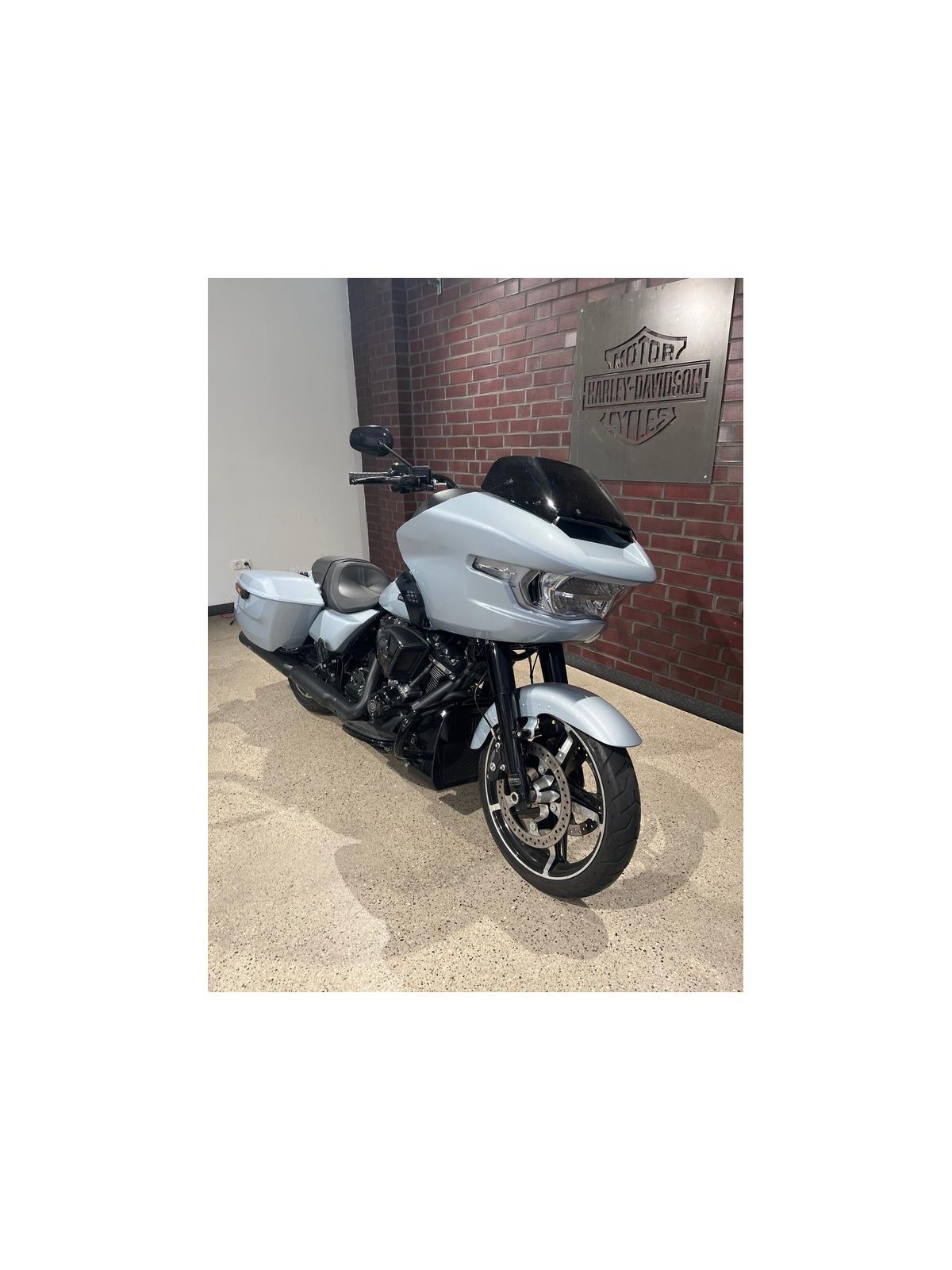FLTRX Road Glide WILBER + J&H