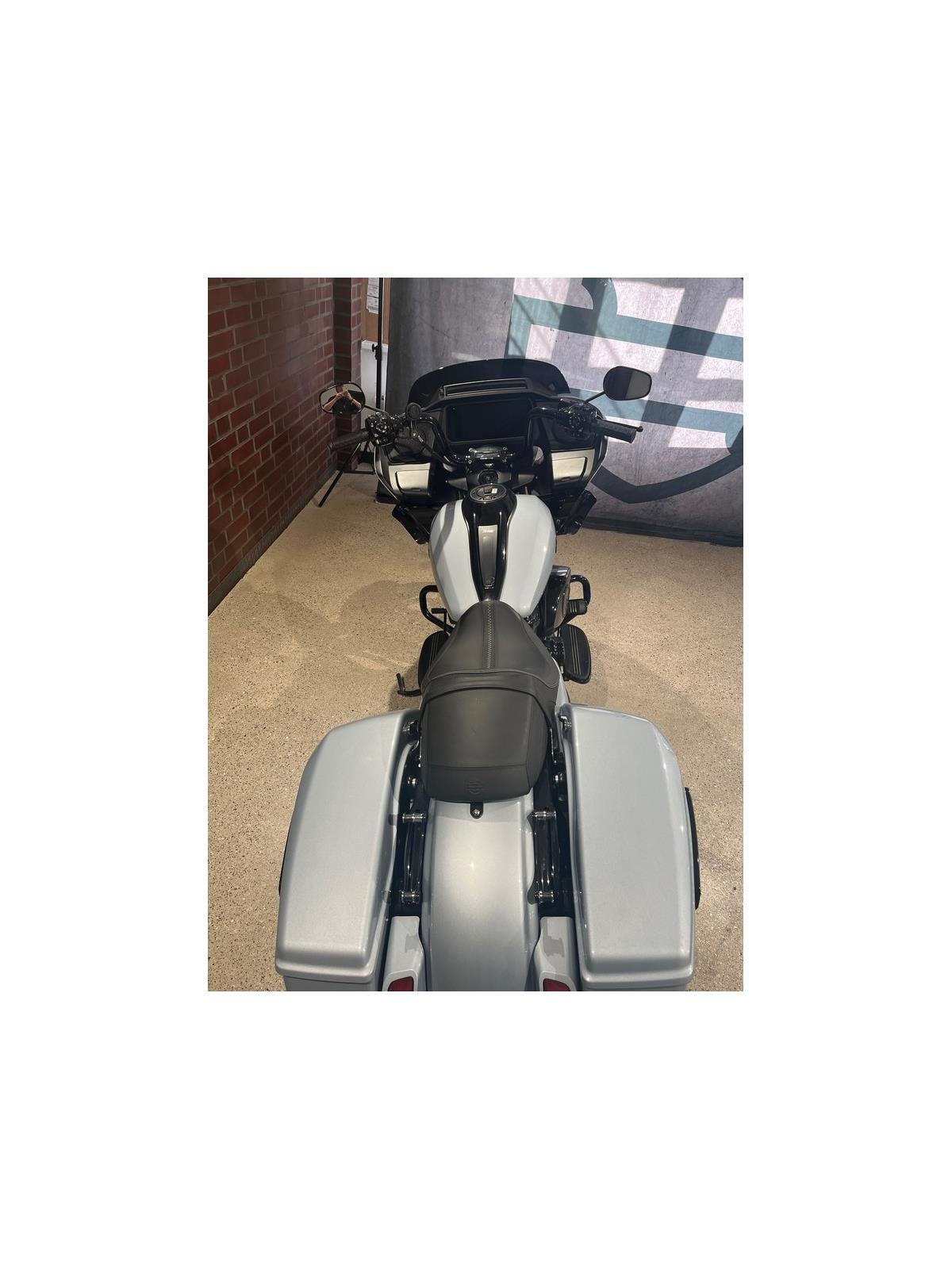 FLTRX Road Glide WILBER + J&H