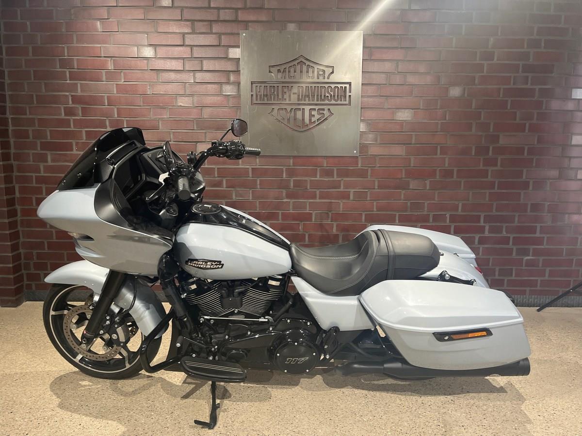 FLTRX Road Glide WILBER + J&H