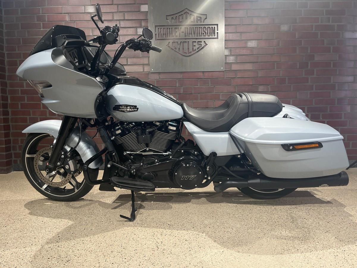 FLTRX Road Glide WILBER + J&H
