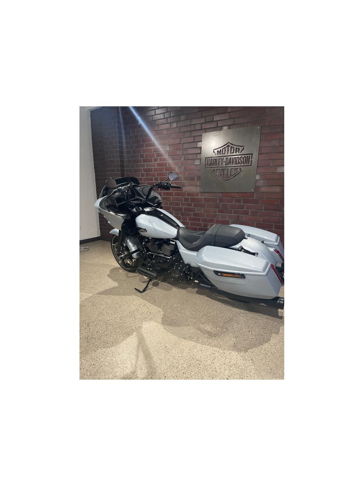 FLTRX Road Glide WILBER + J&H