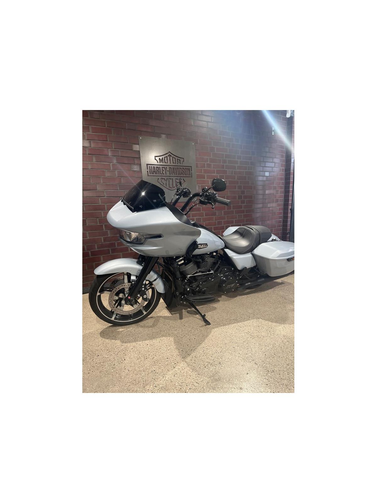 FLTRX Road Glide WILBER + J&H