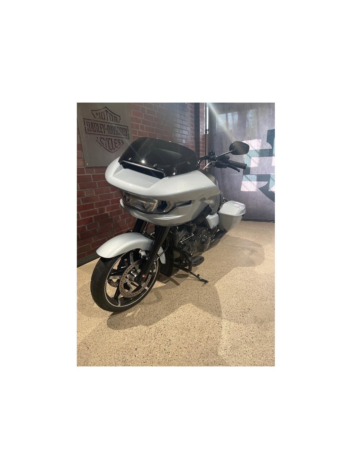 FLTRX Road Glide WILBER + J&H