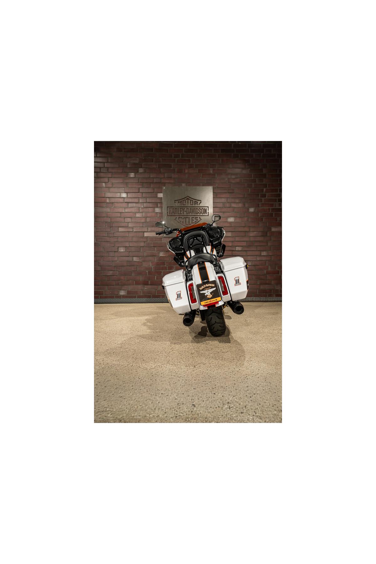 FLTRX Road Glide 
