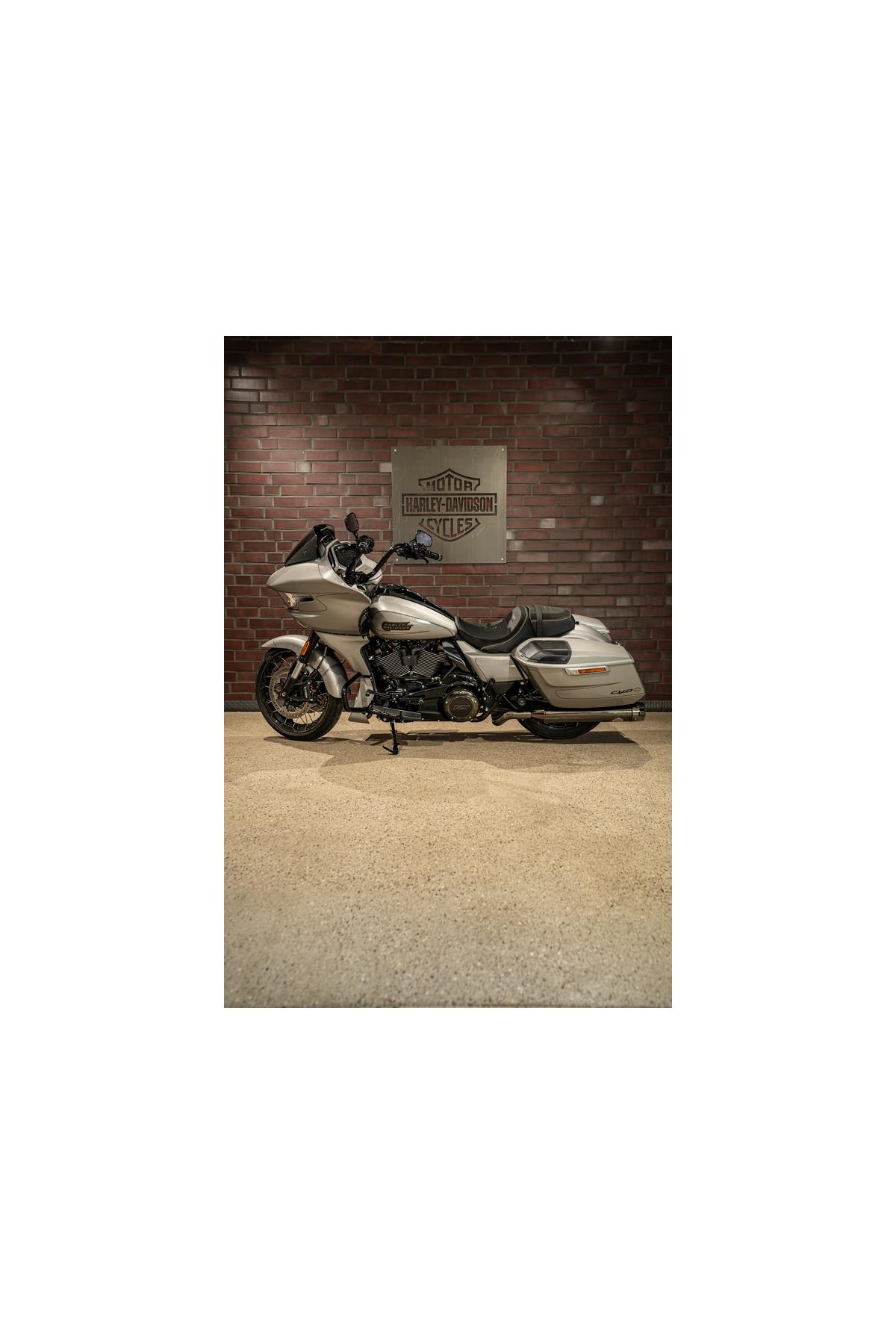 FLTRXSE Road Glide CVO CVO J&H