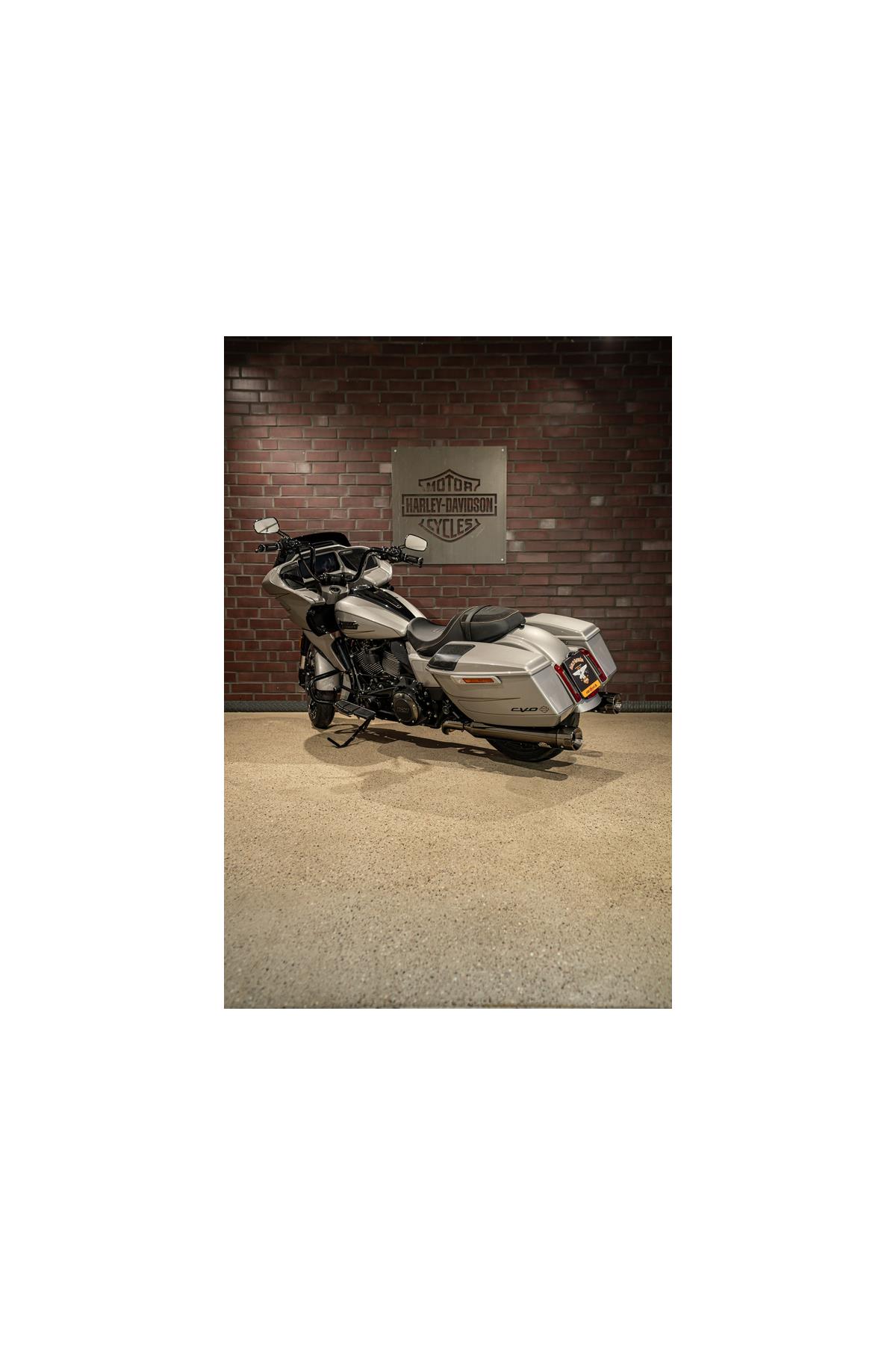 FLTRXSE Road Glide CVO CVO J&H