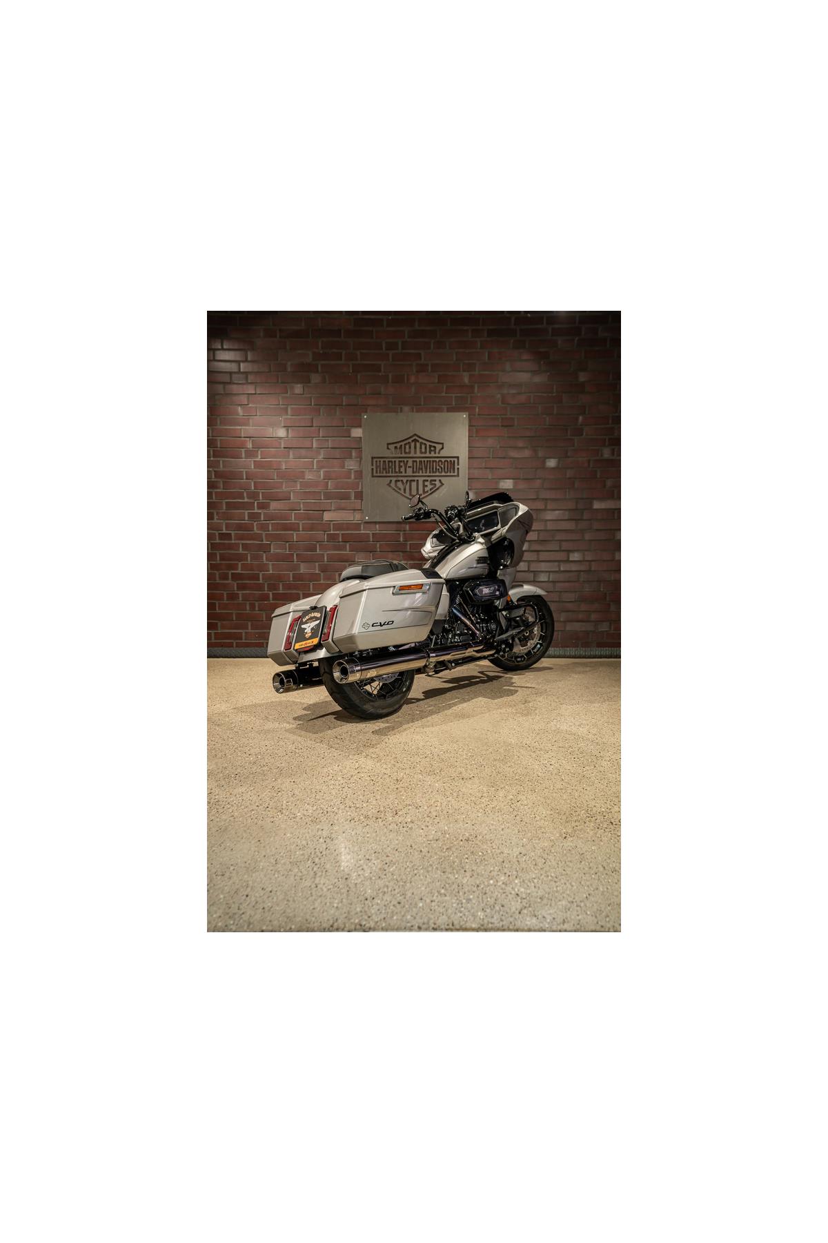 FLTRXSE Road Glide CVO CVO J&H
