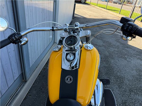 2014 HARLEY-DAVIDSON SUPER GLIDE