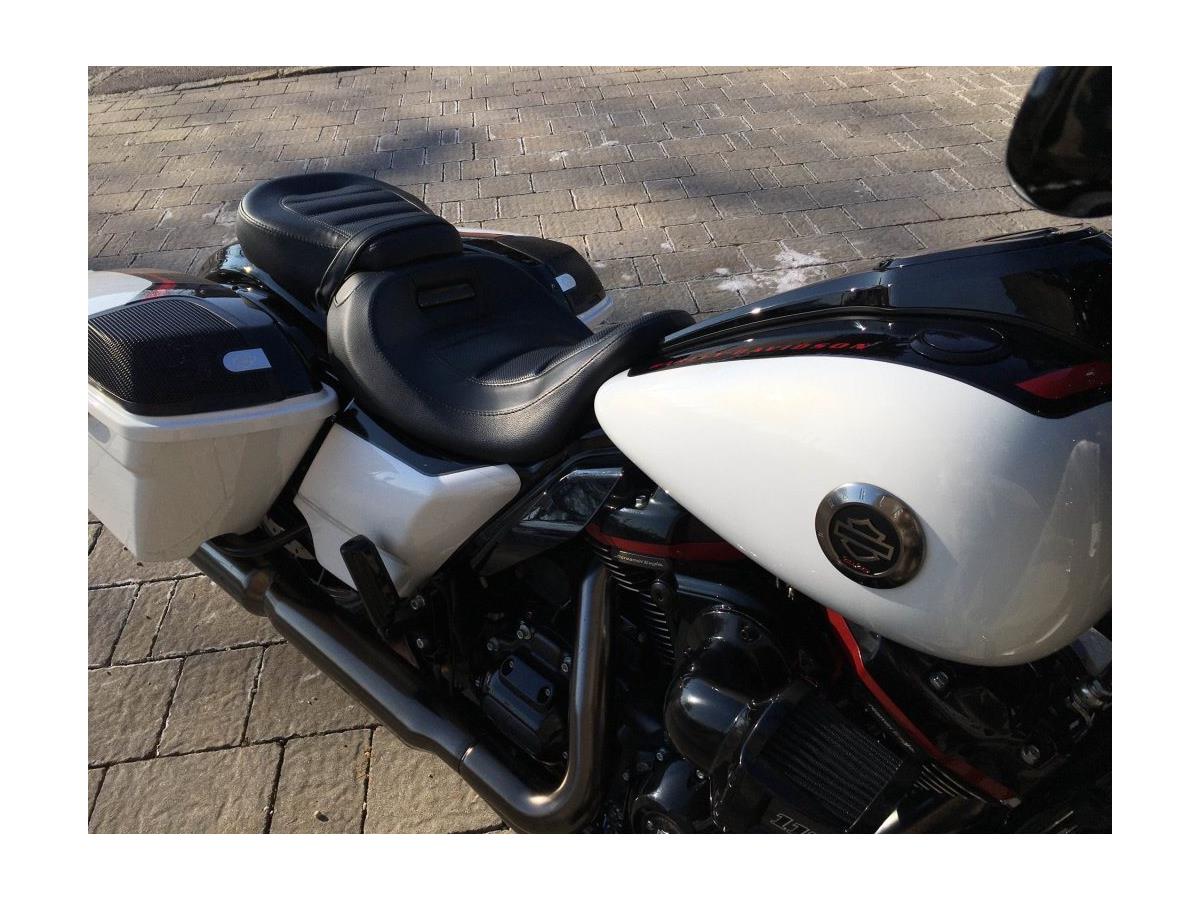 2022 Harley-Davidson CVO Street Glide FLHXSE