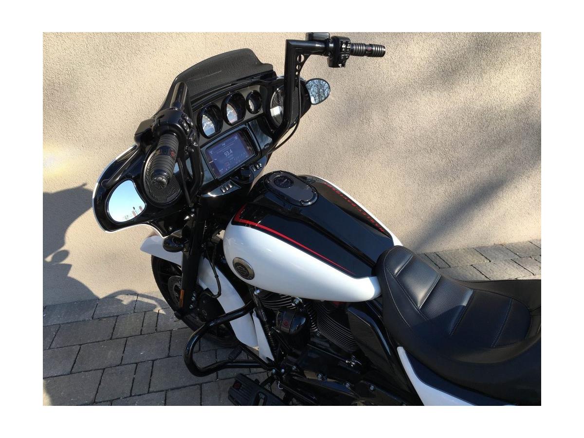 2022 Harley-Davidson CVO Street Glide FLHXSE
