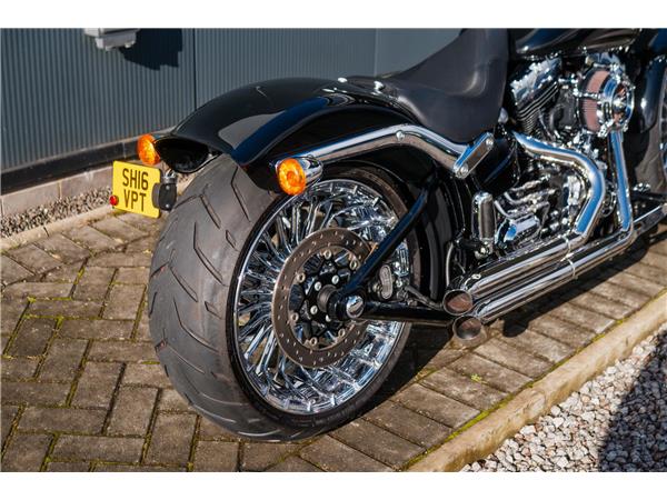 2016 Harley-Davidson Breakout