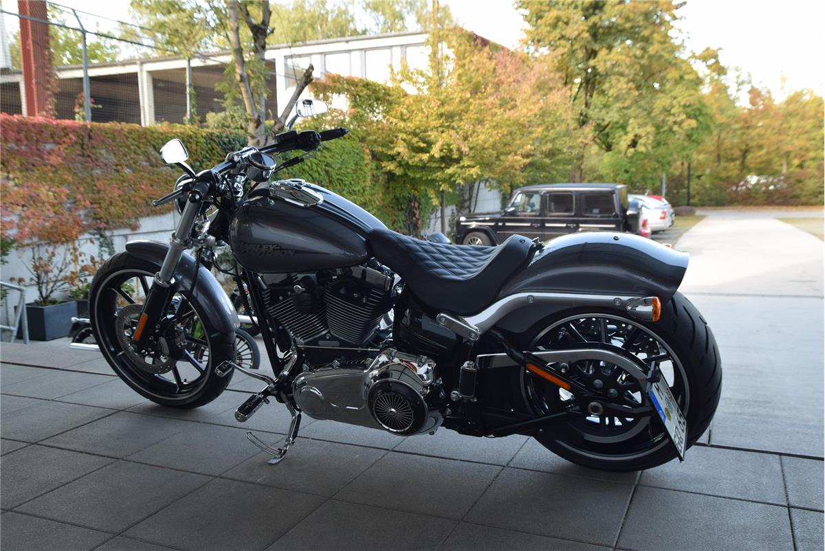 FXSB Softail Breakout mit Jekill&Hyde Auspuff