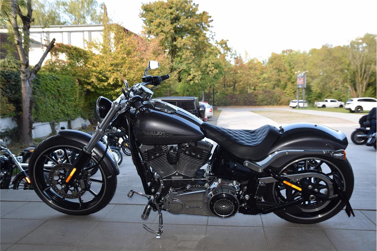 FXSB Softail Breakout mit Jekill&Hyde Auspuff