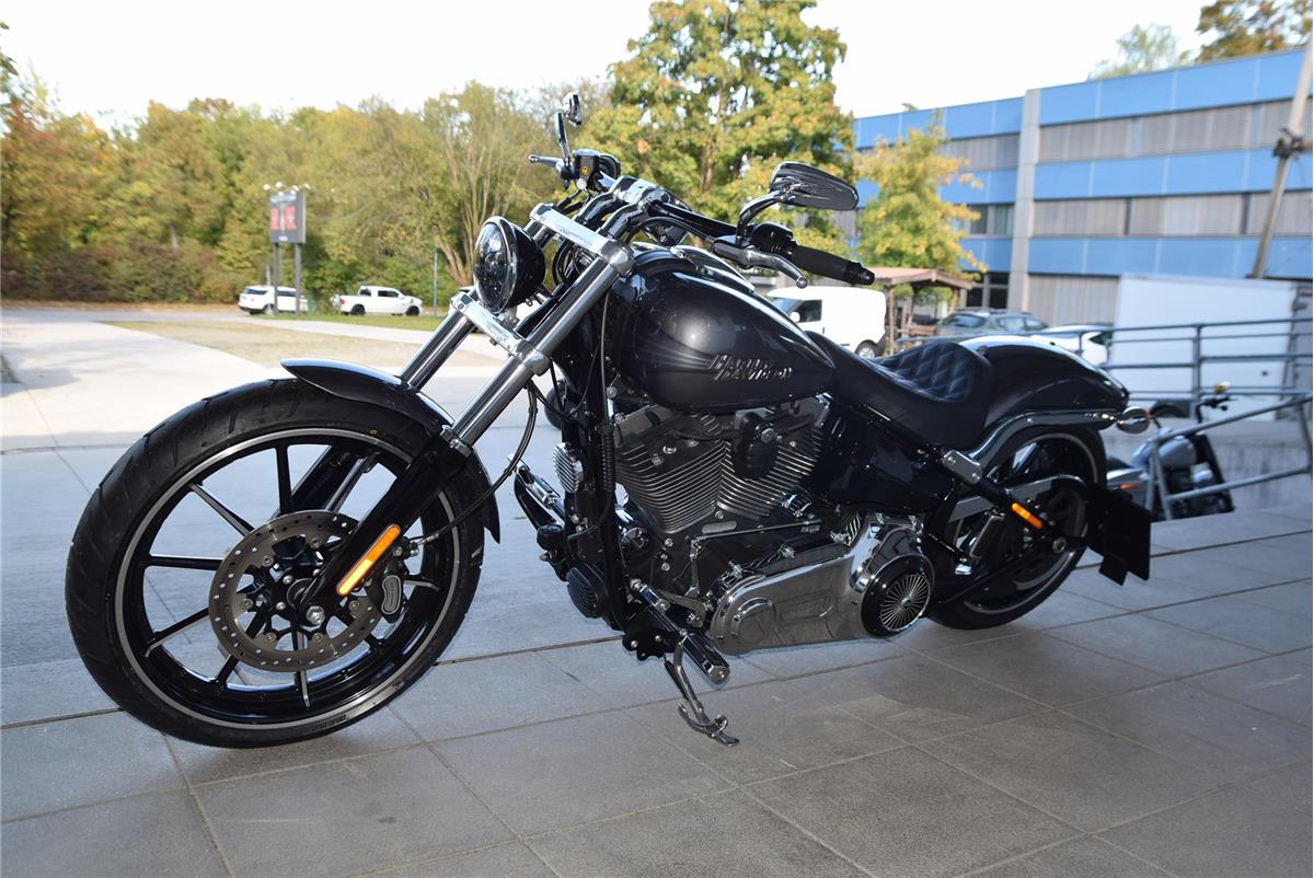 FXSB Softail Breakout mit Jekill&Hyde Auspuff