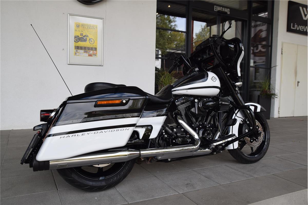 FLHXS Street Glide Special + Jekill&Hyde Auspuff