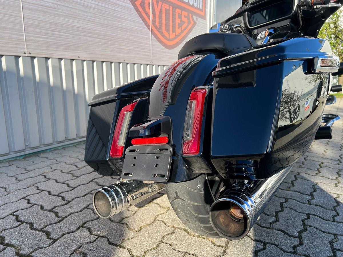 Street Glide FLHX 