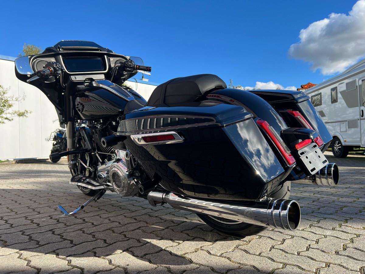 Street Glide FLHX 