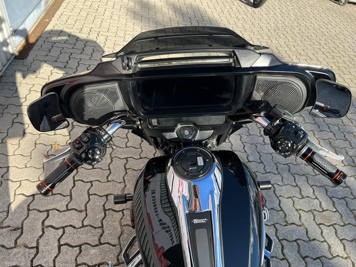 Street Glide FLHX 