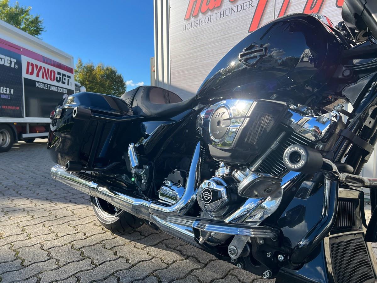 Street Glide FLHX 