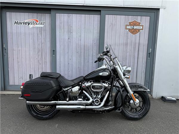 2022 HARLEY-DAVIDSON SOFTAIL FLHCS HERITAGE CLASSIC 114
