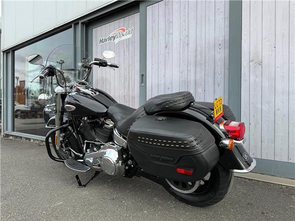 2022 HARLEY-DAVIDSON SOFTAIL FLHCS HERITAGE CLASSIC 114