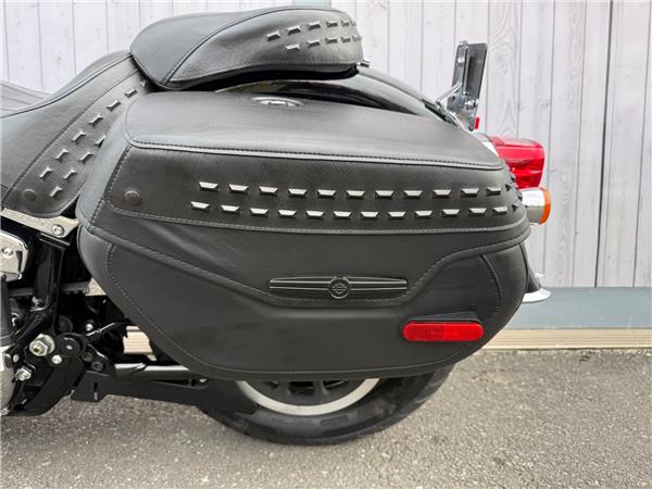2022 HARLEY-DAVIDSON SOFTAIL FLHCS HERITAGE CLASSIC 114