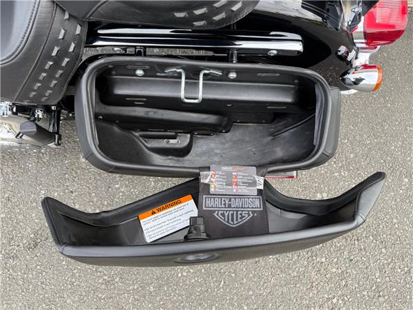 2022 HARLEY-DAVIDSON SOFTAIL FLHCS HERITAGE CLASSIC 114