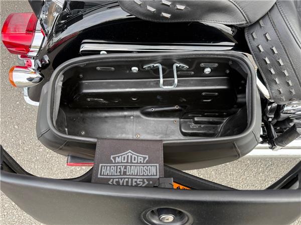 2022 HARLEY-DAVIDSON SOFTAIL FLHCS HERITAGE CLASSIC 114