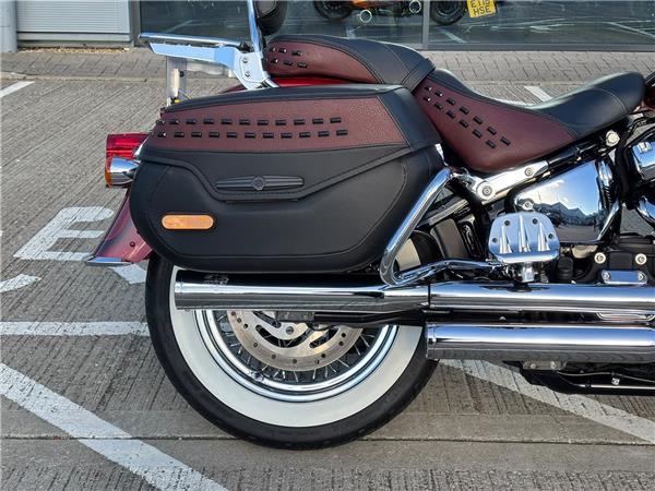 2023 HARLEY-DAVIDSON SOFTAIL FLSTC HERITAGE SOFTAIL CLASSIC