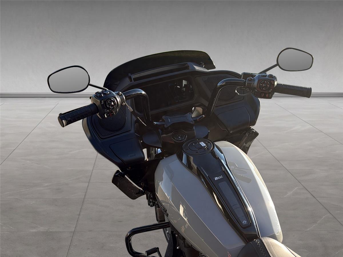 2026 harley-davidson FLTRX Road Glide Black Finish 117