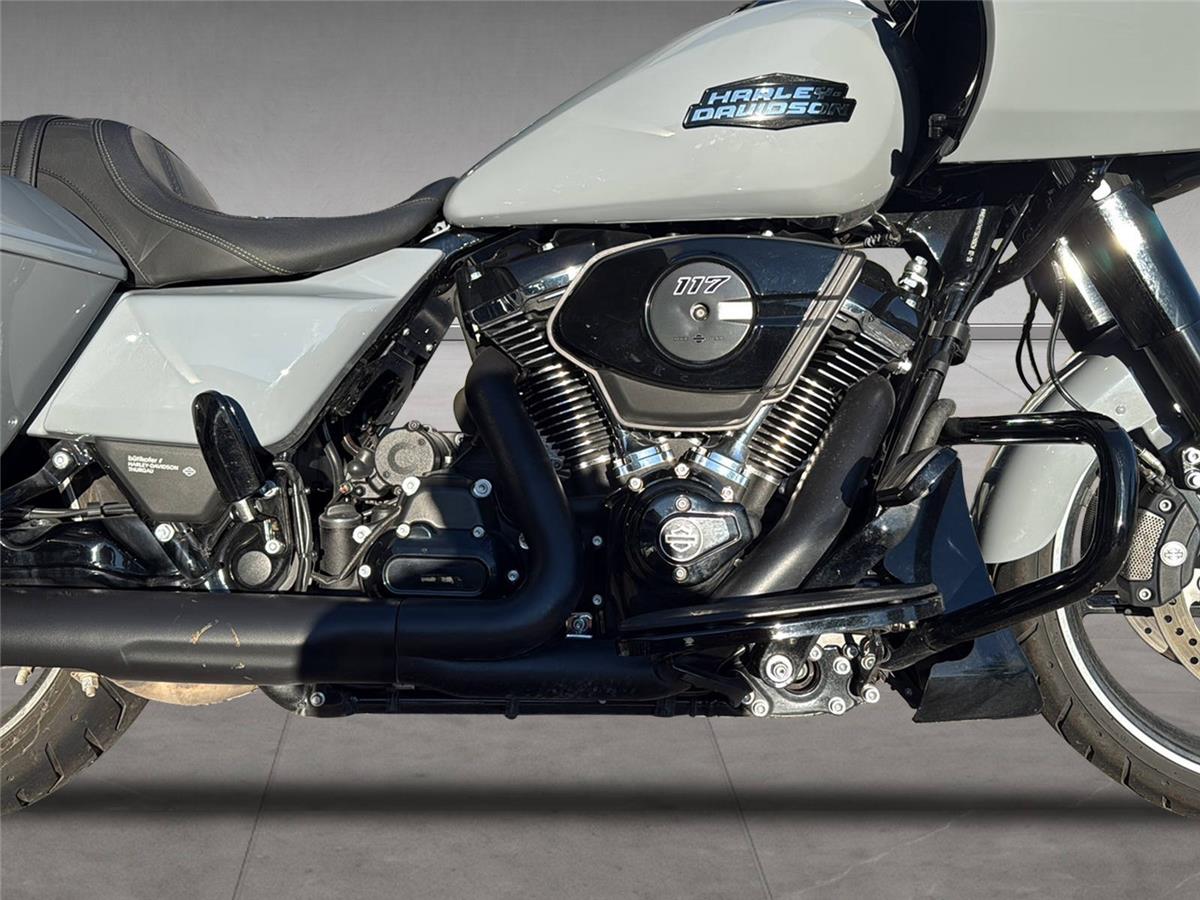 2026 harley-davidson FLTRX Road Glide Black Finish 117