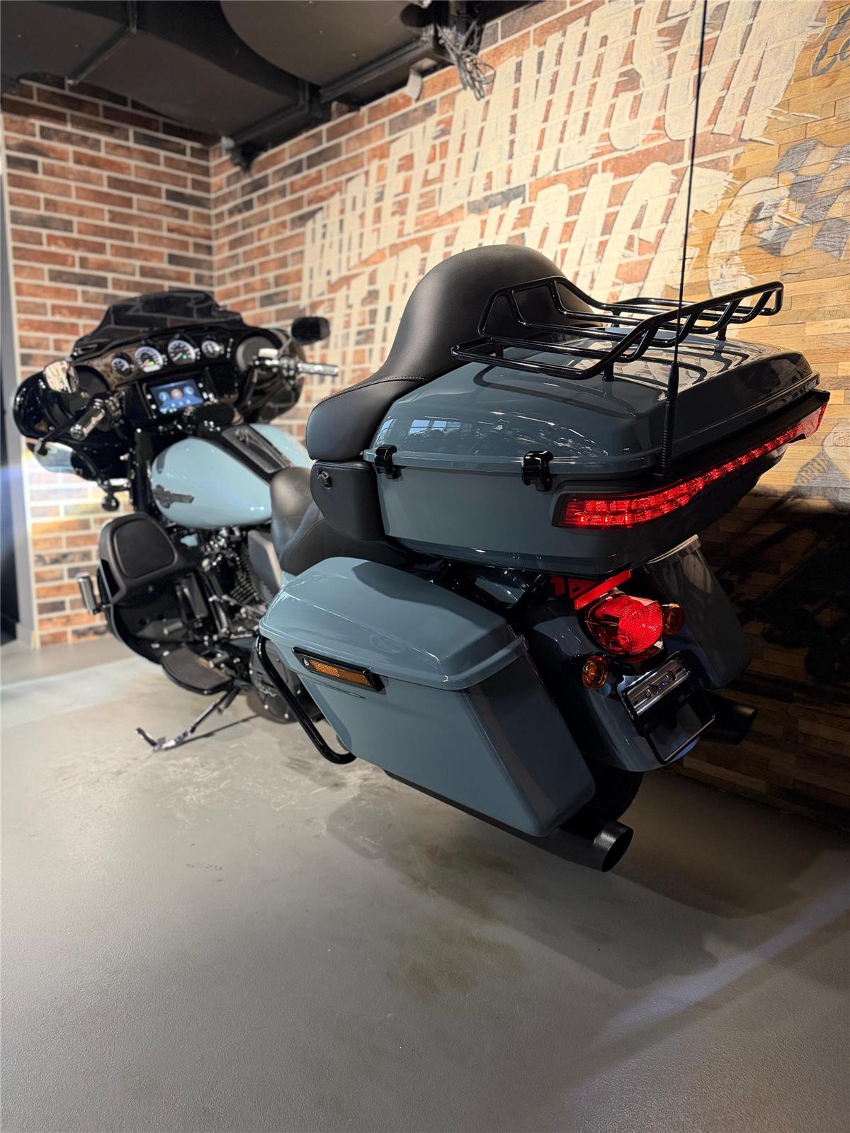 2024 harley-davidson FLHTK Electra Glide Ultra Limited Black Finish114