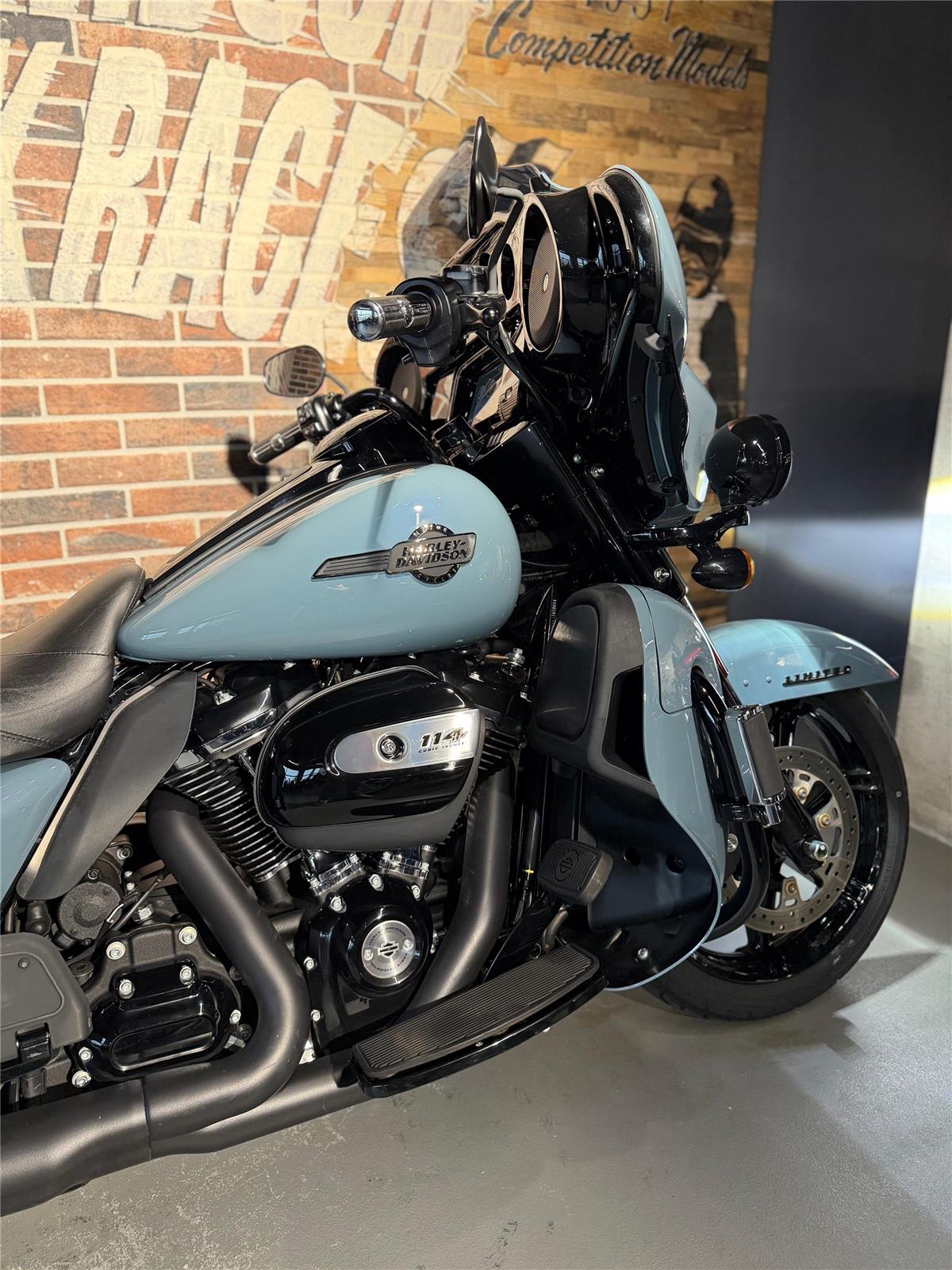 2024 harley-davidson FLHTK Electra Glide Ultra Limited Black Finish114