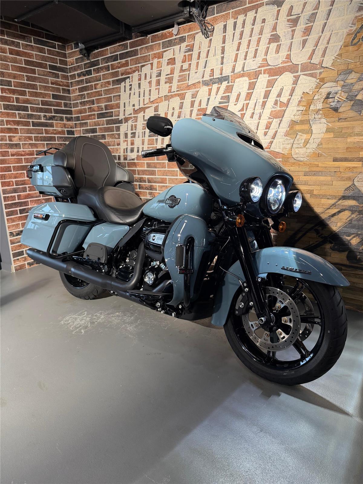 2024 harley-davidson FLHTK Electra Glide Ultra Limited Black Finish114