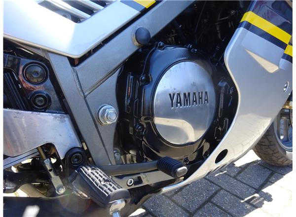 Yamaha FZ750 - Image 6
