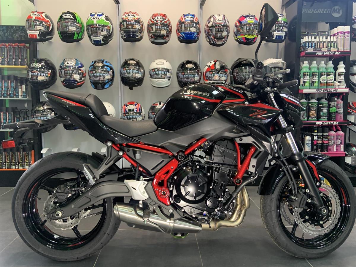 Main image of 2025 KAWASAKI Z650 IN CANDY PERSIMMON RED